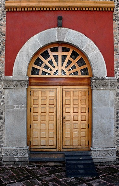 San Lorenzo Mártir, façade portal alifiz - Del Valle