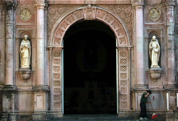 Façade, lower tier - San Francisco (largely rebuilt)