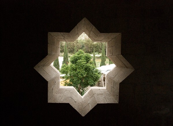 San Juan Bautista, cloister stairwell, mixtilinear window - San Juan Bautista, convento & cloister