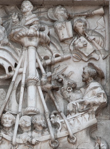 Façade, right portal relief detail, Ship of The Church - Catedral de La Asunción