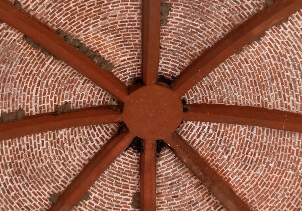 Cupola, ribbing & boss - Fuente La Pila o La Corona