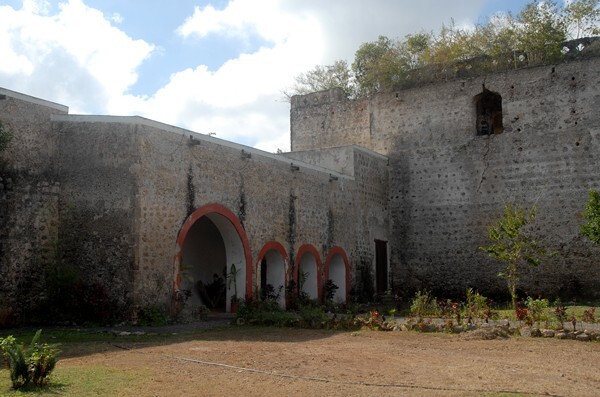 San Francisco, exterior nave & casa cural portería - Kikil, Yucatán