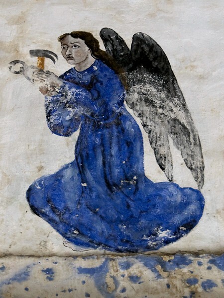 San Andrés, SW posa, vault mural, Passion Angel with hammer & pincers - San Andrés, Southwest posa chapel