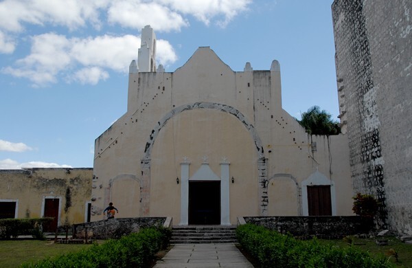 San Francisco, capilla abierta (walled up) - Uman, Yucatán