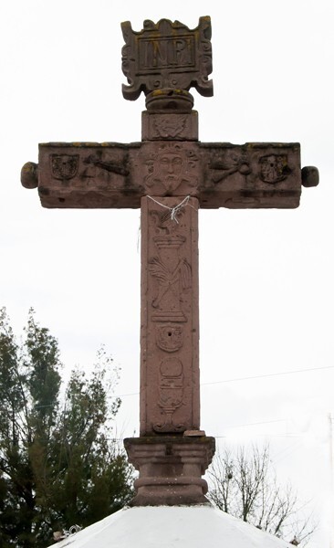 Atrial cross, front - San Mateíto