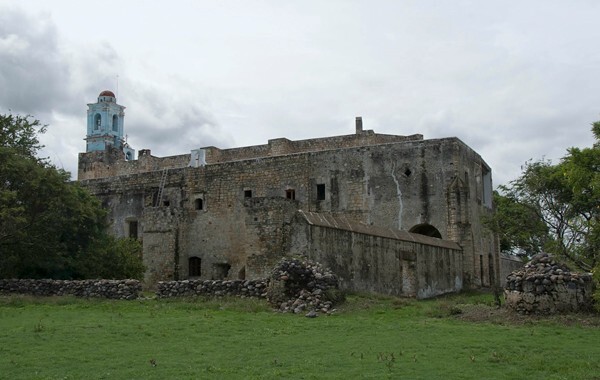 San Martín - San Martín, nave, cloister & convento