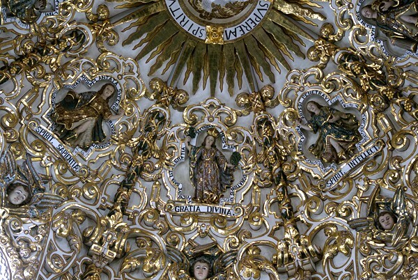 Cupola detail, Divine Grace (center) - Capilla del Rosario