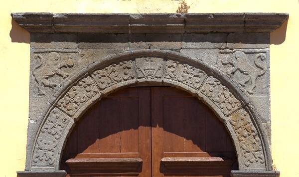 San Diego, façade, main portal, archivolt & spandrels - Trinidad Sánchez Santos, Tlaxcala