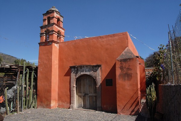 Façade, buttressing & bell-tower - Capilla La Pinta