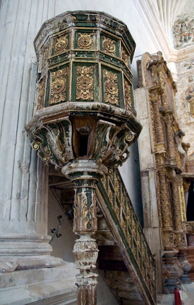 Pulpit - Nave & sotocoro altars, statuary & pulpit