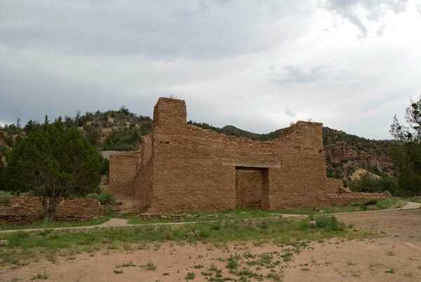 San José de Guisewa, façade - Jémez Springs, New Mexico