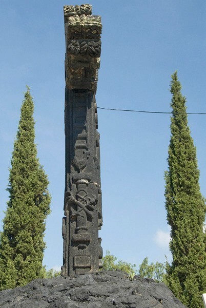 Calvary Cross, lateral shaft view - Tultepec, México