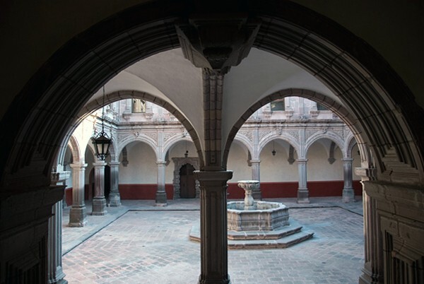 Cloister stairwell - Santiago
