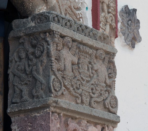 La Inmaculada Concepción, façade portal, right pilaster capital - Ixtapan de la Sal, México