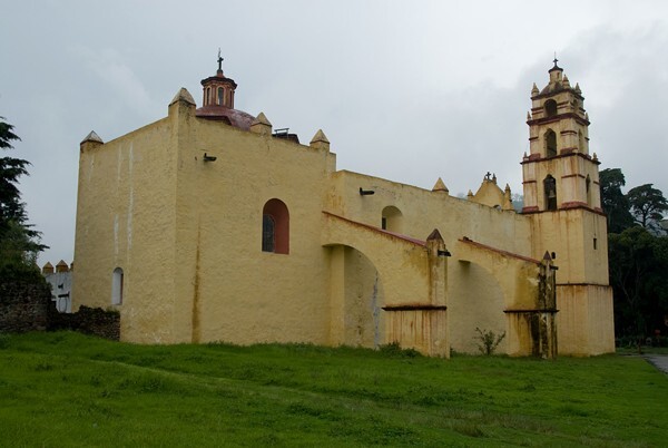 Apse, buttressing & bell-tower - San Vicente Ferrer