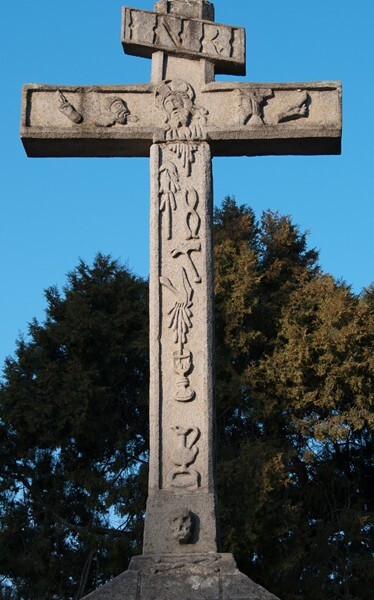 Atrial cross, front - San Agustín