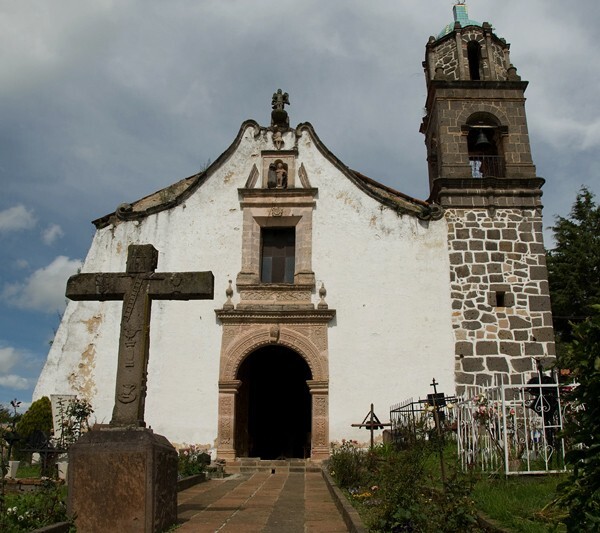 Façade, bell-tower & atrial cross - Capilla de los Zapateros