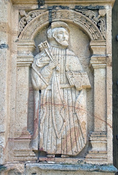 Pilaster relief (left), St. Peter - San Martín, porciúncula portal
