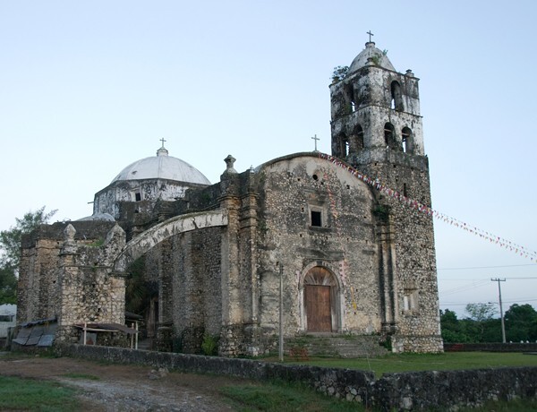Santiago Apóstol, façade & bell-tower - Temapache, Veracruz
