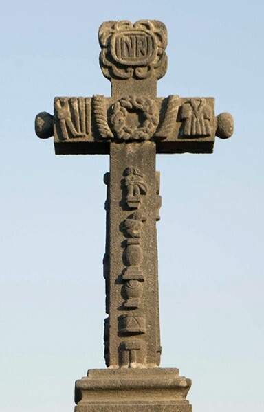 San Miguel Arcángel, atrial cross, front - Atlautla, México