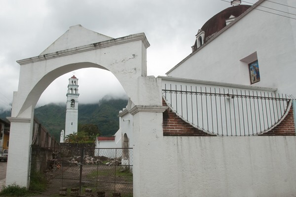 La Natividad de Nuestra Señora, atrial gate & separate bell-tower - Zapotitlán de Méndez, Puebla