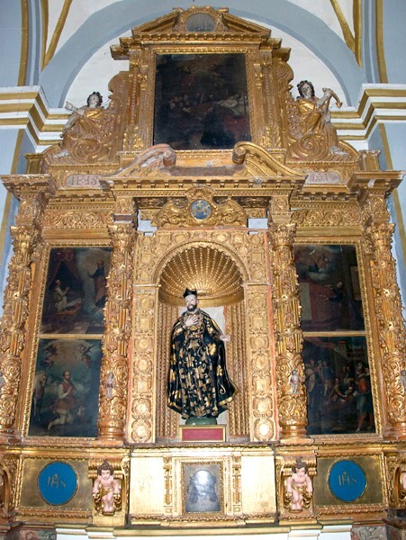 Santa Bárbara, nave San Juan Nepomuceno altar - Santa Bárbara Tlacatecpan, México