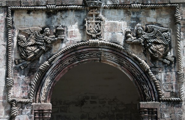 San Miguel Arcángel, NE posa chapel, S façade alfiz - San Miguel Arcángel, capilla posas