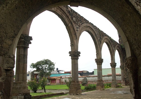 Portería arches - San Luis Obispo, capilla abierta