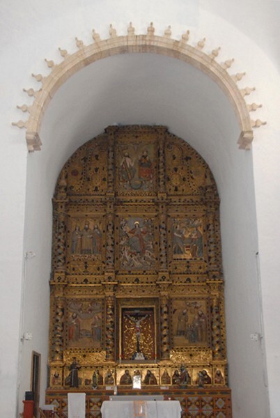 La Transfiguración, chancel arch & high altar - Façade, porterías, high altar & baptismal font