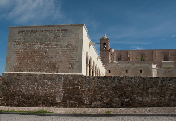 Atrial wall, novitiate portico & exterior nave - Santo Domingo (exterior)