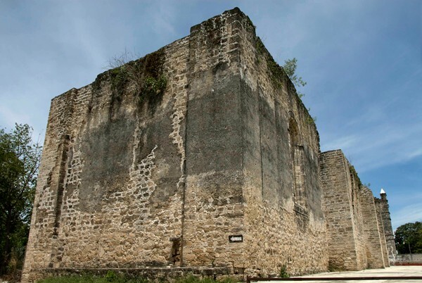 La Asunción, apse & exterior nave - Soyatitlán, Chiapas