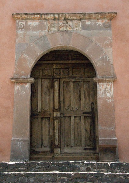 San Isidro, façade, main portal - San Miguel Ixtla, Guanajuato