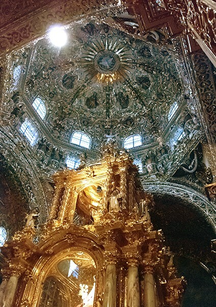 Sanctuary baldachin & cupola - Capilla del Rosario