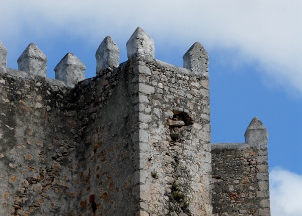 Santa Clara de Asís, exterior nave buttressing with crenellation - Dzidzantún, Yucatán
