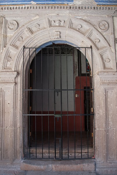 Cloister portal - San Miguel Arcángel, cloister with murals