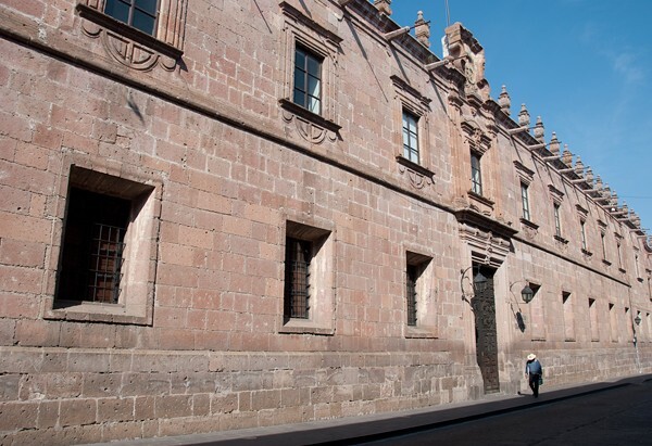Façade & main portal - Palacio Clavijero