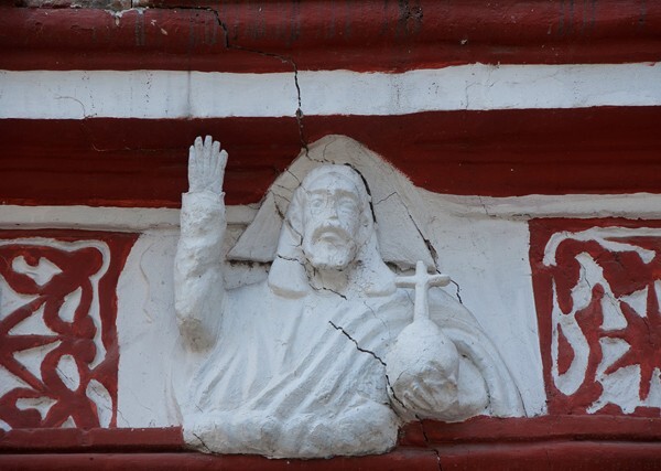 Santa María, façade portal architrave, God the Father - Tulantongo, México
