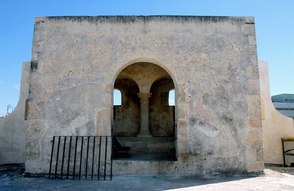 Puerta de Tierra, sentry box - Baluartes (Bastions)