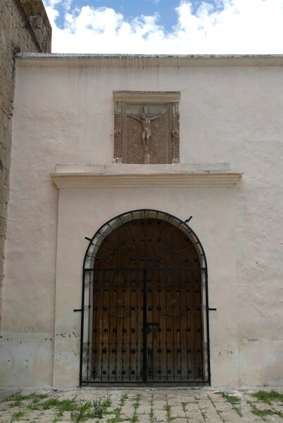 Exterior chapel portal - La Asunción, Capilla del Santo Señor