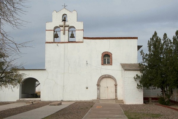 Santiago Apóstol, façade & espadaña - Babonoyaba, Chihuahua