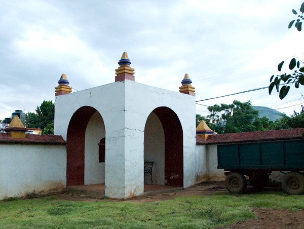 Posa chapel - Santa Ana, façade, atrial wall & posa chapel