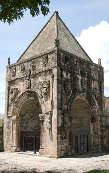 San Miguel Arcángel, SW posa chapel, North & East façades - San Miguel Arcángel, capilla posas