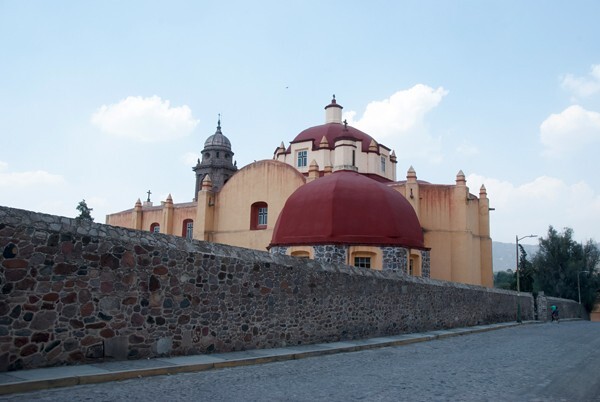 Atrial wall & Capilla de Oración de Betanzos - Façade, lateral portal, gate cross, posa chapel, apse & atrial wall