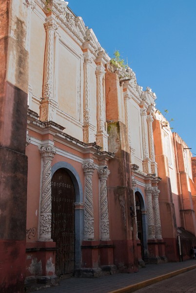 Santa Clara, twin portal façade - Santa Clara