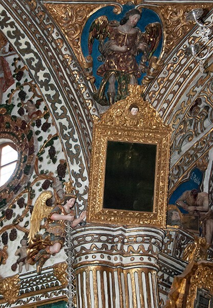 Sanctuary pier, vault strapwork (left) & cupola pendentive - Sanctuary (Presbytery/Chancel)