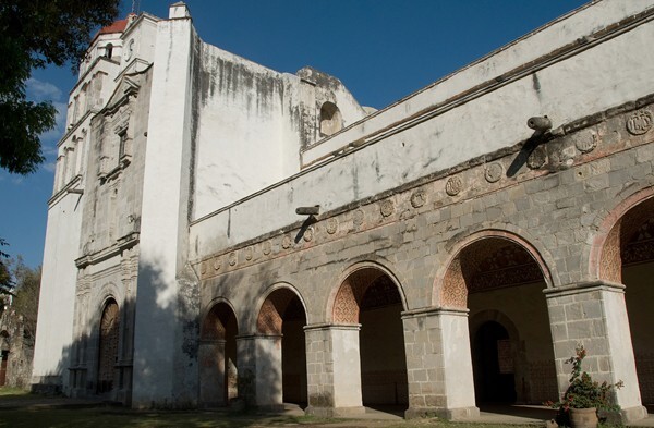 El Divino Señor, façade & portería - El Divino Señor, façade, portería, N door, nave & atrial wall cross