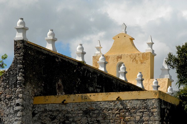 San Juan Bautista, apse crenellation - Sitpach, Yucatán