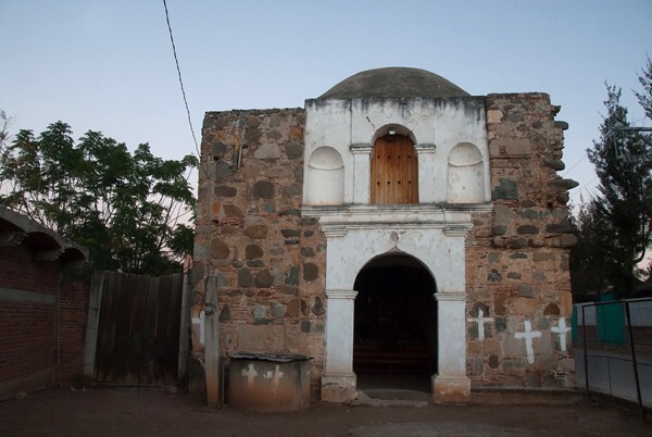 San Antonio, façade - Quiaviní, Oaxaca