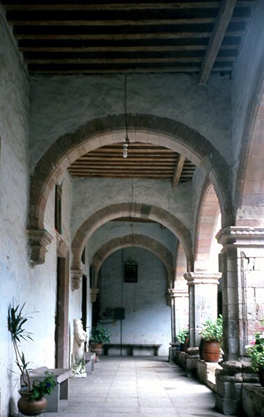 Cloister walk - La Guadalupe