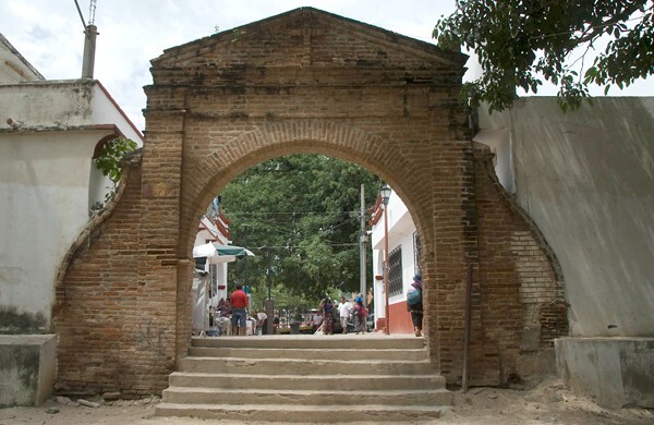 N atrial gate - Santo Domingo